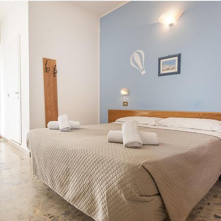 רימיני Hotel Santiago מראה חיצוני תמונה