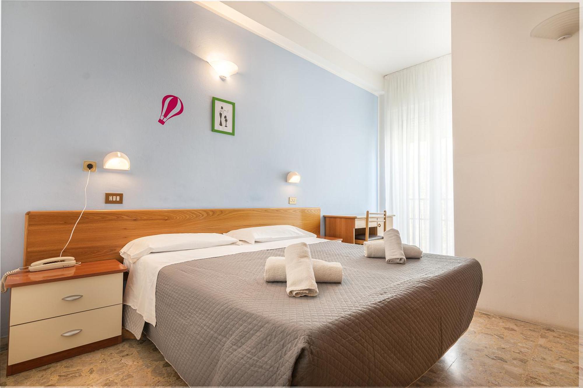 רימיני Hotel Santiago מראה חיצוני תמונה