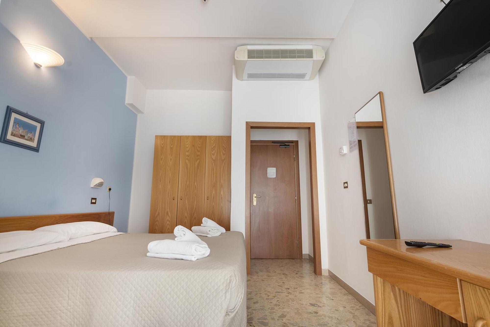 רימיני Hotel Santiago מראה חיצוני תמונה