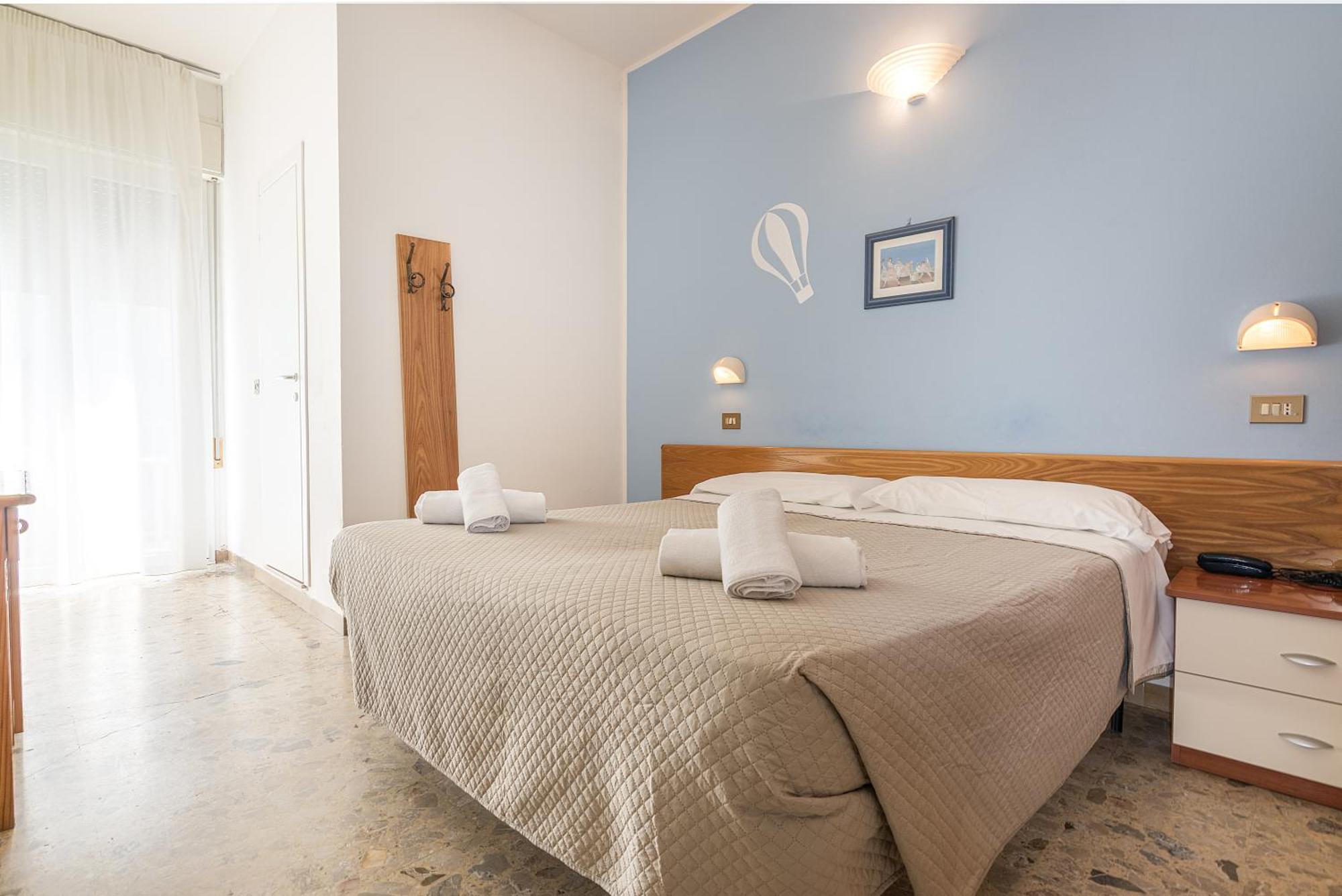 רימיני Hotel Santiago מראה חיצוני תמונה